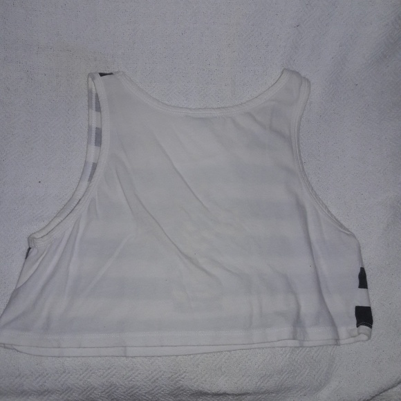 Crop Top - Picture 4 of 4